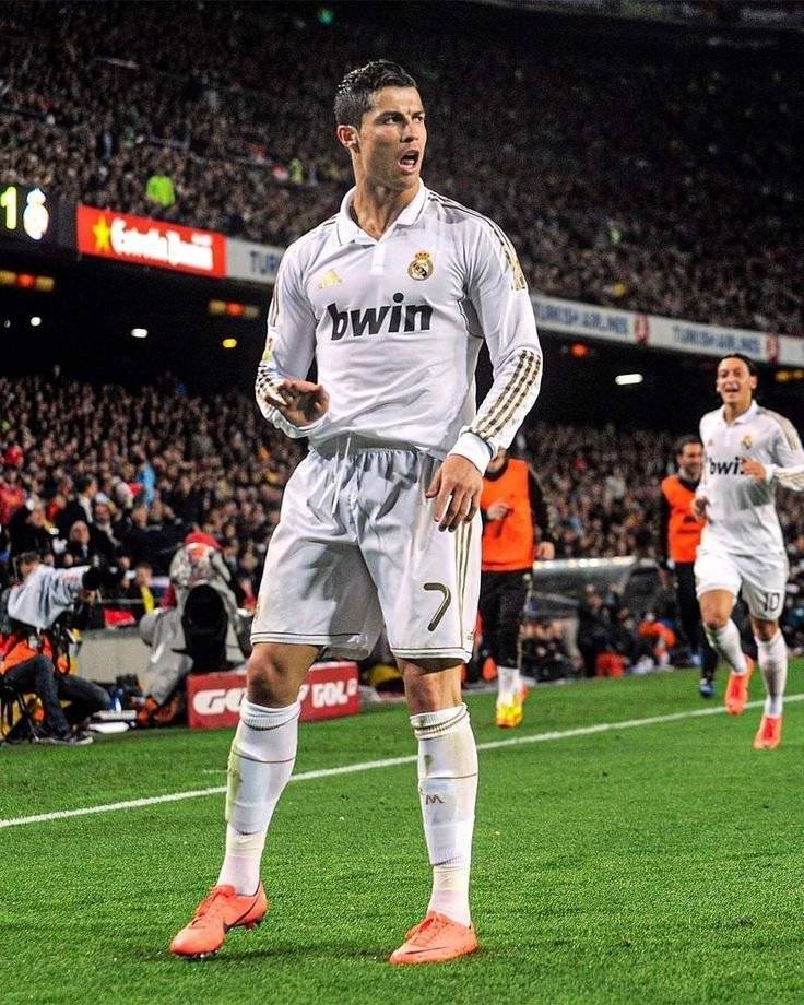 C罗与40激战湖人分钟,大比分获胜胜负难料!,姆巴佩焦点对战全场沸腾不已 C罗与40激战湖人分钟,大比分获胜胜负难料!,姆巴佩焦点对战全场沸腾不已