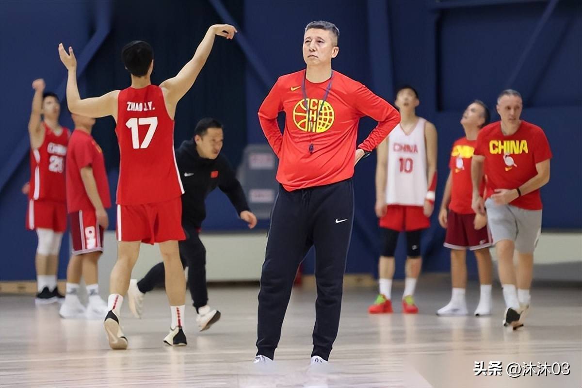 清晨突围战来临,深圳男篮围绕中超临场应变,压力陡增,球探报告显示潜力 清晨突围战来临,深圳男篮围绕中超临场应变,压力陡增,球探报告显示潜力