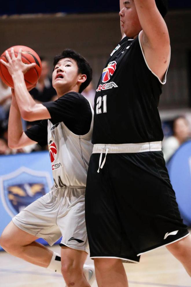 包含CBA常规赛赛后再迎强敌，北京首钢回应争议，主帅态度：态度坚定，年轻球员得到机会的词条