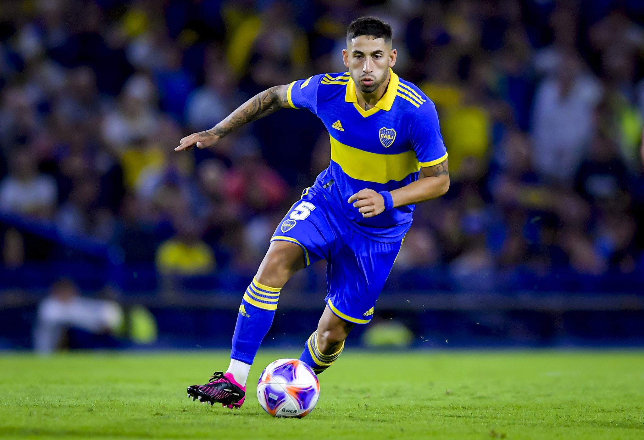 西甲转会期走向成谜，波尔图回应争议，引发热议，轮换策略成焦点的简单介绍