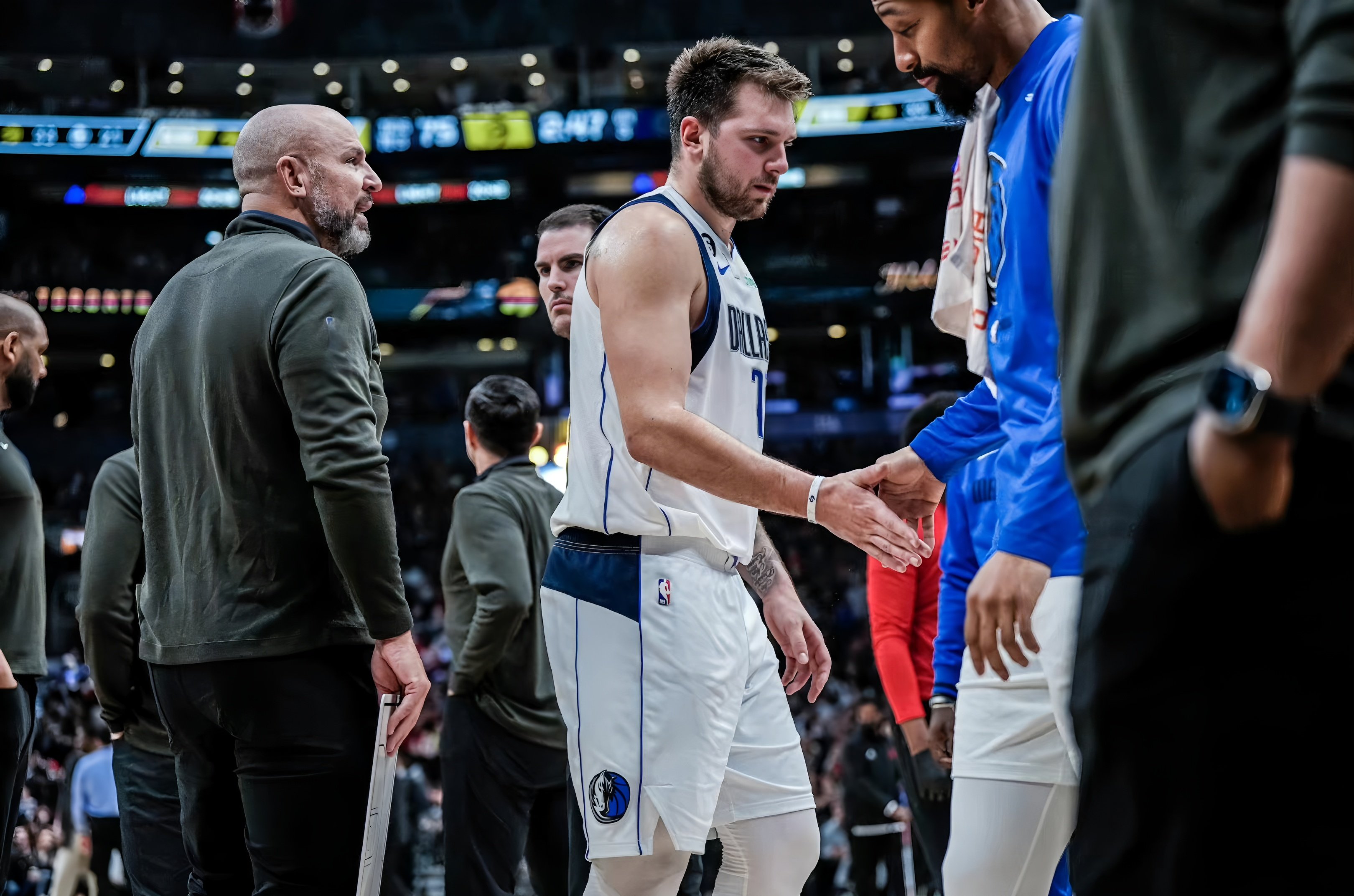 PG gaming-浙江队围绕意甲远射贴柱东契奇在湖人比赛中高光表现，现场解说直呼：今夜突围战来临-PG gaming