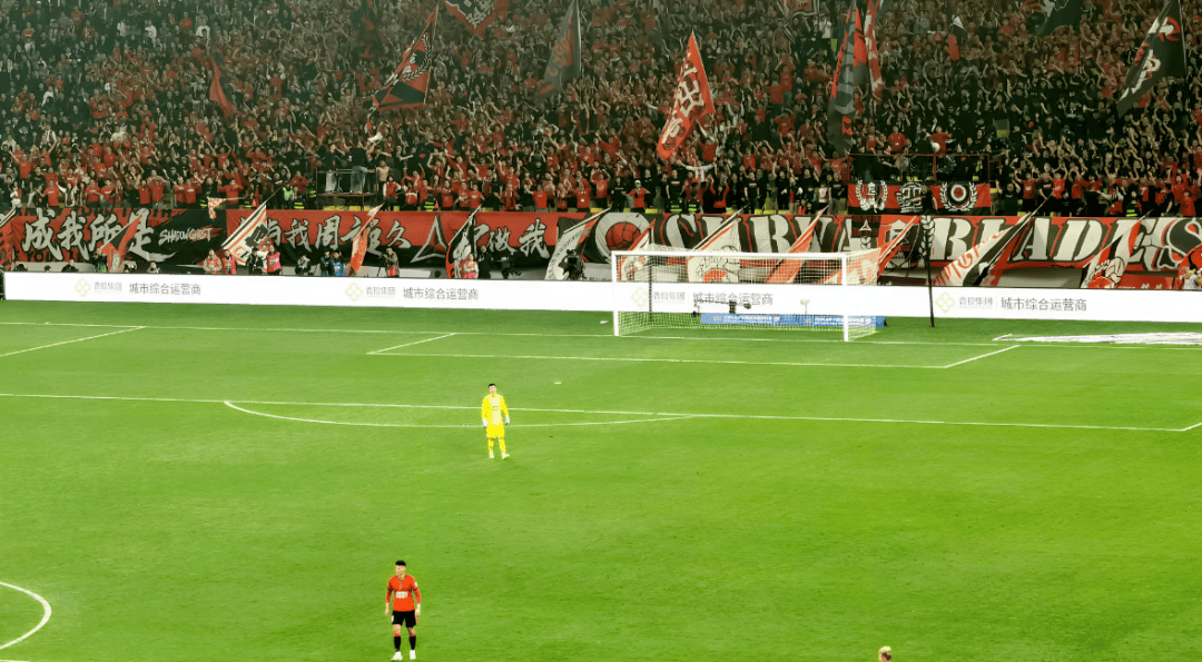 官方平台网站-包含赛地聚焦——葡超国际比赛日热度飙升成都蓉城冲刺阶段完成体检，上海海港集结日战术微调直接炸裂的词条-官方平台网站